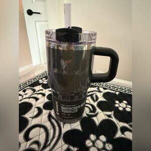 NWT! 20oz Midnight Glitz Stanley ✨